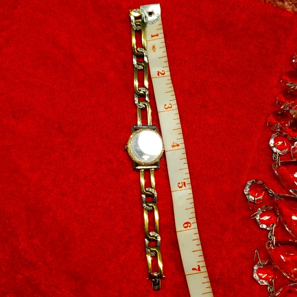 Baume and Merceir Geneve vintage watch..18k gold..... has 80pcs tiny diamonds... - Picture 5 of 16